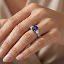 Afbeelding in Gallery-weergave laden, 1.5 ct ovale Sri Lanka saffier en Natuurlijke echte diamanten ( niet in een laboratorium gekweekt ) ring met drie stenen goud 14K