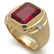 Afbeelding in Gallery-weergave laden, 10K Yellow Gold Duivenbloed Robijn Mannen Ring – 7,20-karaat