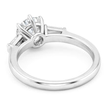 Afbeelding in Gallery-weergave laden, 14 Karaat Witgoud Briljant Drie-Steen Ring – 2-karaat Old Mine