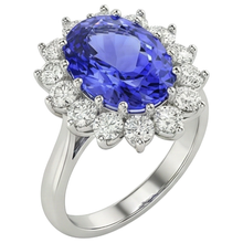 Afbeelding in Gallery-weergave laden, Ring met 19.75 Ct Ovale Tanzaniet en Natuurlijke uit de aarde gewonnen Diamanten in Bloemstijl 14K Goud