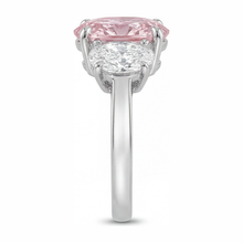 Afbeelding in Gallery-weergave laden, Roze verlovingsring 2,5 karaat labgekweekte ovale diamant driesteens 14k witgoud