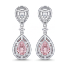 Afbeelding in Gallery-weergave laden, Roze diamanten oorbellen 2,5 karaat labgekweekt peervormige halo 14K witgoud