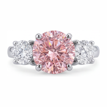Afbeelding in Gallery-weergave laden, Verlovingsring met roze diamant 2,5 karaat labgekweekt rond drie stenen 14K Witgoud