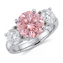 Afbeelding in Gallery-weergave laden, Verlovingsring met roze diamant 2,5 karaat labgekweekt rond drie stenen 14K Witgoud