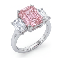 Afbeelding in Gallery-weergave laden, Labgekweekte roze diamant 2,75 karaat smaragdgeslepen ring met drie stenen 14K witgoud