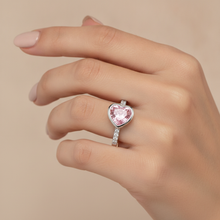 Afbeelding in Gallery-weergave laden, Roze Hartvormige Diamanten Ring 2 Karaat Labgekweekt Lunette 14K Witgoud