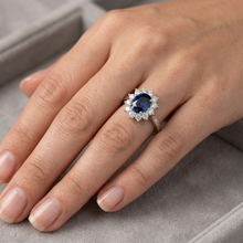 Afbeelding in Gallery-weergave laden, echte round saffier 2.45karaat ring met diamantaccenten