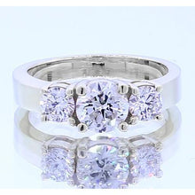 Afbeelding in Gallery-weergave laden, 2 Karaats Drie Stenen Verlovingsring 4 Griffen Set Echt Diamant Wit Goud 14K