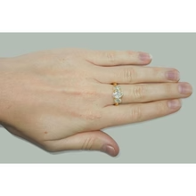 Afbeelding in Gallery-weergave laden, 2,81 Ct. Ovale Echt Diamanten Drie Stenen Verlovingsring Geel Goud 18K