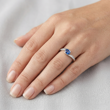Afbeelding in Gallery-weergave laden, echte round saffier 2karaat ring op wit