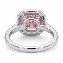 Afbeelding in Gallery-weergave laden, Roze diamanten ring 3,25 karaat labgekweekt kussenslijpsel halo pavé 14k witgoud
