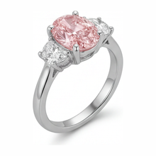 Afbeelding in Gallery-weergave laden, Labgekweekte roze diamant 3,5 karaat ovale driesteensring 14K witgoud