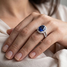 Afbeelding in Gallery-weergave laden, 3.60 karaat ovale blauwe saffier Natuurlijke echte diamanten ( niet in een laboratorium gekweekt ) trouwring wit goud 14K