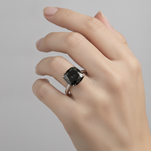 Afbeelding in Gallery-weergave laden, Zwarte diamanten ring 3,75 karaat natuurlijk kussenslijpsel solitair 14K witgoud