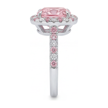 Afbeelding in Gallery-weergave laden, Labgekweekte roze diamant 3,75 karaat kussenvormige halo ring 14K witgoud