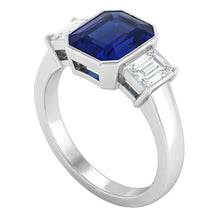 Afbeelding in Gallery-weergave laden, 3 Stenen Ring Smaragd Blauwe Saffier & Prinses Diamanten 1,50 Karaat