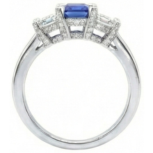 Afbeelding in Gallery-weergave laden, 3 Stone Emerald Diamond Blue Sapphire Ring Channel Set accenten 3 karaat