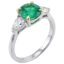 Afbeelding in Gallery-weergave laden, Fijne Smaragd Rond Geslepen Edelsteen Ring in Tweekleurig 14K Goud – zijaanzicht