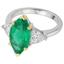Afbeelding in Gallery-weergave laden, Marquise Smaragd ring in Bicolor 14K Goud – hoekaanzicht