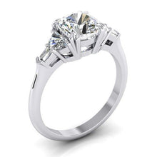 Afbeelding in Gallery-weergave laden, 3 ct kussen geslepen halve manen stokbrood diamanten ring uitstekend geslepen 14K - harrychadent.nl