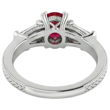 Afbeelding in Gallery-weergave laden, 3 steen Natuurlijke echte diamanten ( niet in een laboratorium gekweekt ) robijn ring vintage stijl 2 karaats Milgrain sieraden