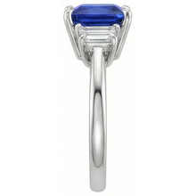 Afbeelding in Gallery-weergave laden, 3 stenen gouden ring prinses blauwe saffier & trapezium Natuurlijke echte diamanten ( niet in een laboratorium gekweekt ) 4 karaat