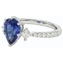 Afbeelding in Gallery-weergave laden, 3 stenen stijl Ceylon saffier ring met Natuurlijke echte diamant ( niet in het laboratorium gekweekt )en accenten 2,50 karaat