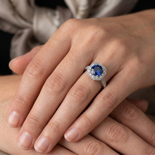 Afbeelding in Gallery-weergave laden, echte round saffier 3.35karaat ring met diamantaccenten