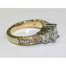 Afbeelding in Gallery-weergave laden, 3.66 Karaat Vintage Stijl Drie Stenen Echt Diamanten Ring Tweekleurig 14K