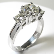Afbeelding in Gallery-weergave laden, 3 Stenen Grote Ronde Echt Diamanten Ring Fijne Sieraden 5 Karaat 14K Witgoud