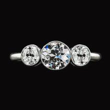 Afbeelding in Gallery-weergave laden, 3 Stenen Ring Ronde Oude Mijn Geslepen Echt Diamanten Witgouden Sieraden 4 Karaat