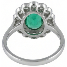 Afbeelding in Gallery-weergave laden, 3,75 karaat ovale groene smaragd met diamanten verlovingsring wit goud 14K