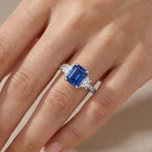 Afbeelding in Gallery-weergave laden, 3 stenen halve maan Natuurlijke echte diamant ( niet in het laboratorium gekweekt )en blauwe saffier ring met accenten 3 karaat