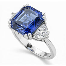 Afbeelding in Gallery-weergave laden, Driestenen Ring met Trapeziumvormige uit de aarde gewonnen Diamanten en Asscher Blauwe Saffier 5 Karaat