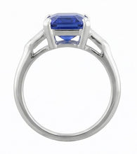 Afbeelding in Gallery-weergave laden, 3 stenen saffier ring Emerald Cut taps toelopende stokbrood diamanten 3 karaat