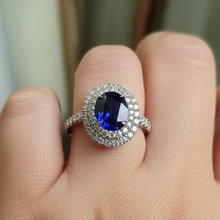 Afbeelding in Gallery-weergave laden, 4.25 karaat solitaire met accent saffier diamanten ring wit goud