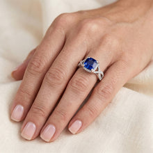 Afbeelding in Gallery-weergave laden, 4.50 karaat Sri Lankaanse saffier met Natuurlijke echte diamanten ( niet in een laboratorium gekweekt ) ring wit goud 14K