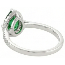 Afbeelding in Gallery-weergave laden, 4.50 karaat groene smaragd met Natuurlijke echte diamanten ( niet in een laboratorium gekweekt ) ring wit goud 14K