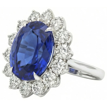 Afbeelding in Gallery-weergave laden, Ring met 4.60 Karaat Sri Lankaanse Saffier en Natuurlijke uit de aarde gewonnen Diamanten 14K Witgoud