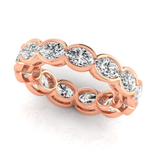 Afbeelding in Gallery-weergave laden, Diamant Ovaal Geslepen Eternity Band in 14K Rosé Goud – zijaanzicht
