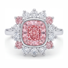 Afbeelding in Gallery-weergave laden, 14K witgouden halo ring met 5,5 karaat labgekweekte fancy roze kussengeslepen diamant