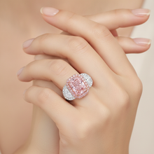 Afbeelding in Gallery-weergave laden, Verlovingsring met roze diamant 5,5 karaat labgekweekt radiant halo glad 14k witgoud