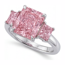 Afbeelding in Gallery-weergave laden, Roze Diamant Verlovingsring 5,5 Karaat Labgekweekt Radiant Drie Stenen Glad 14K Witgoud