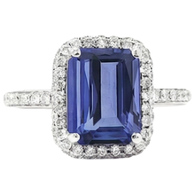 Afbeelding in Gallery-weergave laden, 5.50 Ct Emerald Cut Tanzanite Diamond Solitaire Ring met accent