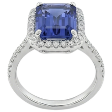 Afbeelding in Gallery-weergave laden, 5.50 Ct Emerald Cut Tanzanite Diamond Solitaire Ring met accent