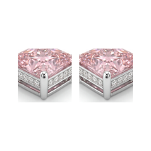 Afbeelding in Gallery-weergave laden, Roze diamanten oorbellen 5 karaat labgekweekt prinsesgeslepen solitair 14k witgoud