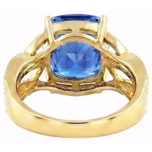 Afbeelding in Gallery-weergave laden, 6.01 Ct. Kussen Sri Lanka Blauwe Saffier En Natuurlijke uit de aarde gewonnen Diamanten Geelgoud 14K