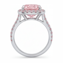 Afbeelding in Gallery-weergave laden, Labgekweekte roze diamant verlovingsring 6 karaat kussengeslepen halo pavé 14k witgoud