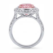 Afbeelding in Gallery-weergave laden, Roze diamanten ring 6 karaat labgekweekt kussenslijpsel halo pavé 14k witgoud