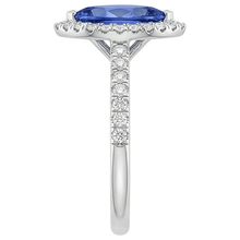 Afbeelding in Gallery-weergave laden, 7.25 karaat Marquise Tanzanite Halo Diamond Ring wit goud 14K